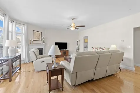 14 Manor Drive Hooksett NH 03106