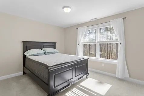 14 Manor Drive Hooksett NH 03106