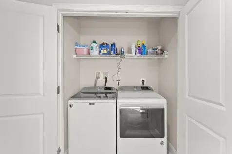 14 Manor Drive Hooksett NH 03106