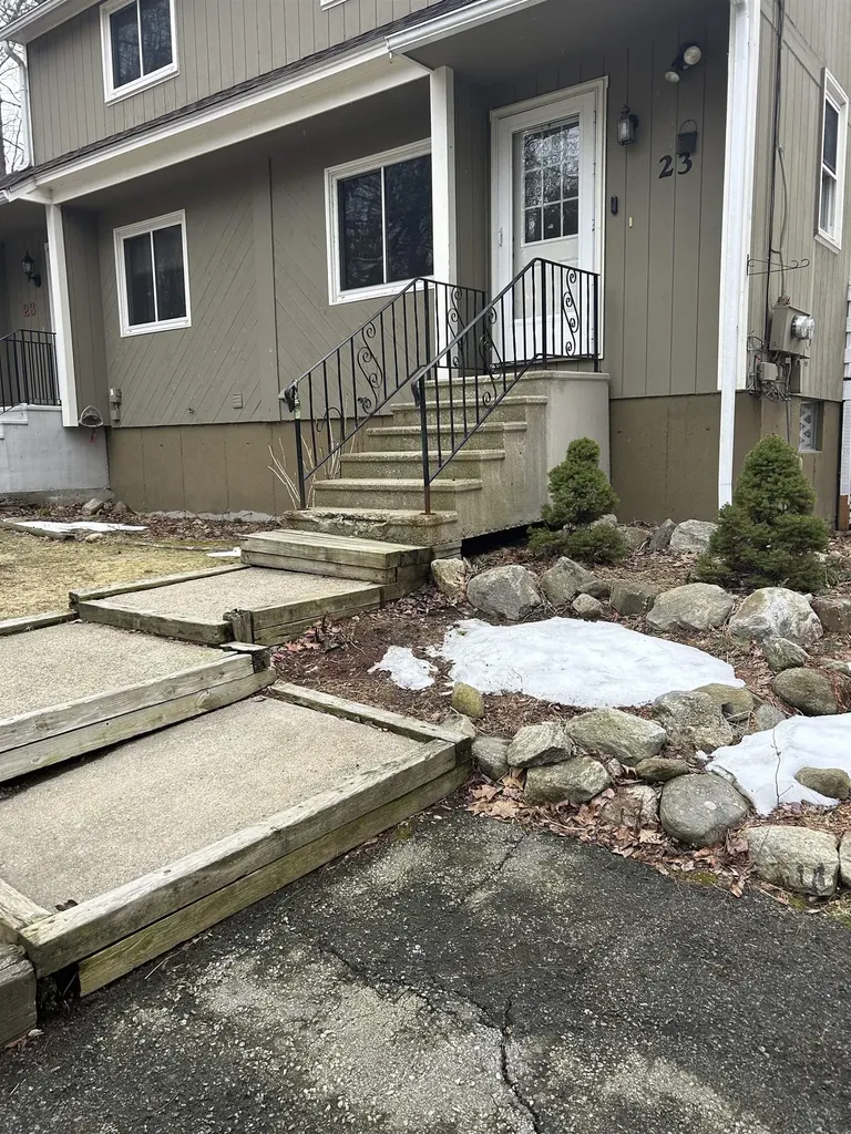 23R Pingree Hill Road Derry NH 03038