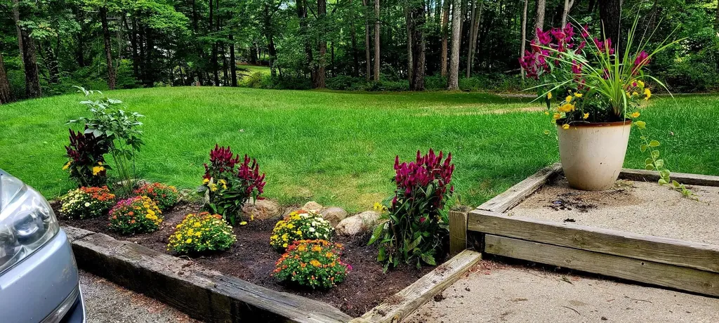 23R Pingree Hill Road Derry NH 03038