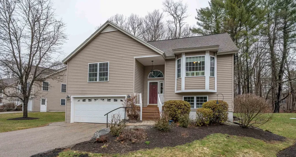 11 Blueberry Lane East Kingston NH 03827