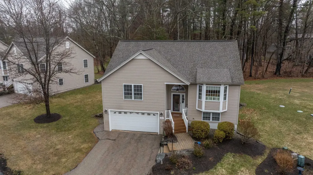 11 Blueberry Lane East Kingston NH 03827