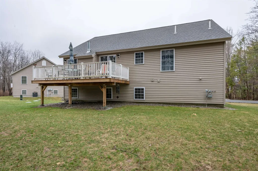11 Blueberry Lane East Kingston NH 03827