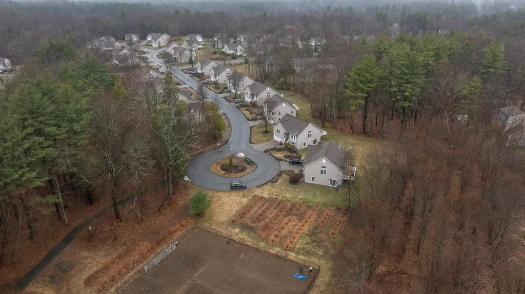 11 Blueberry Lane East Kingston NH 03827