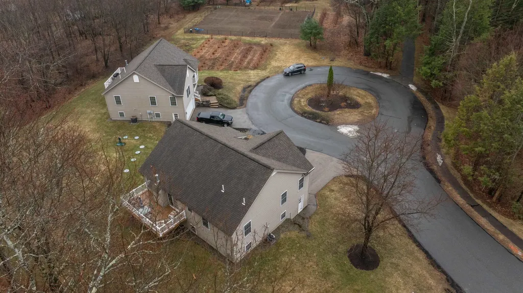 11 Blueberry Lane East Kingston NH 03827