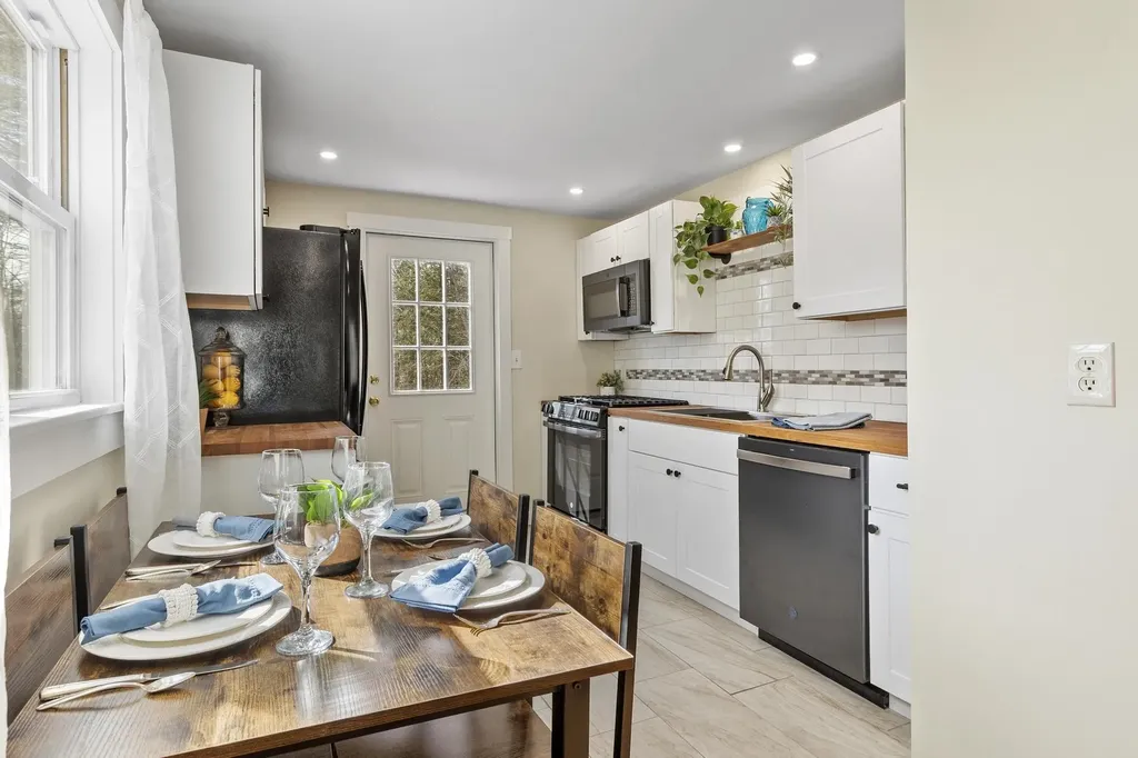 17 Angier Road Fitzwilliam NH 03447