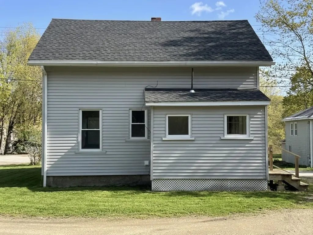 82 Howard Street Winchester NH 03470