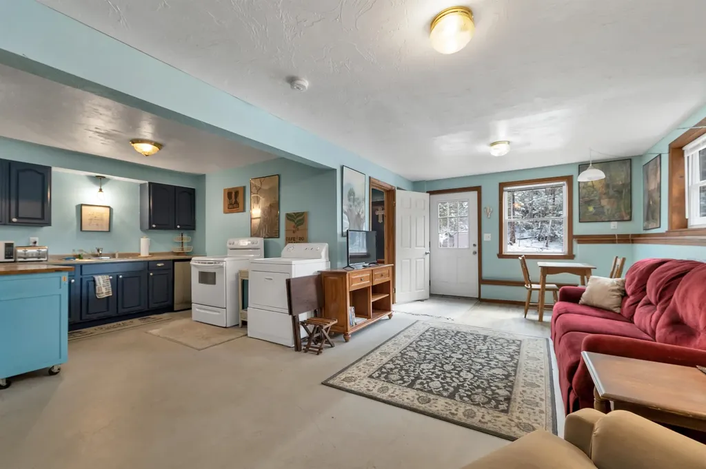 487 Shackford Corner Road Barnstead NH 03225