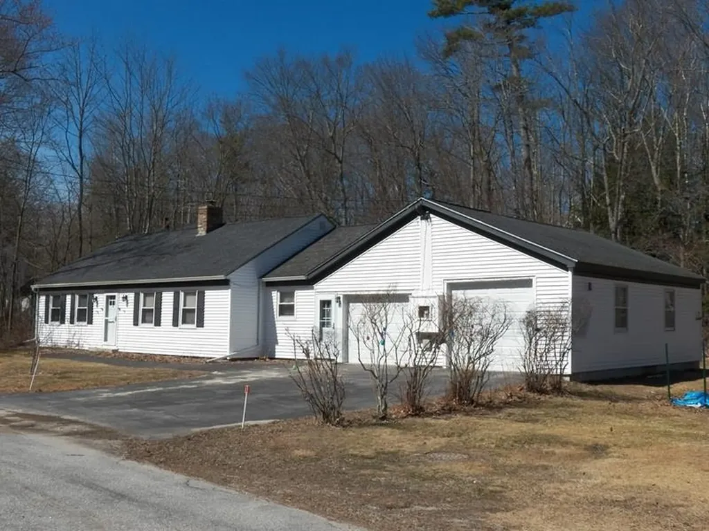 8 Blair Avenue Hillsborough NH 03244