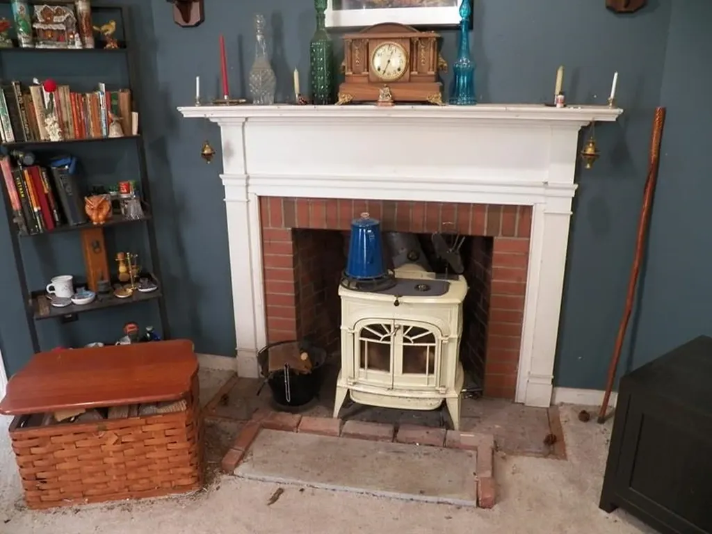 8 Blair Avenue Hillsborough NH 03244