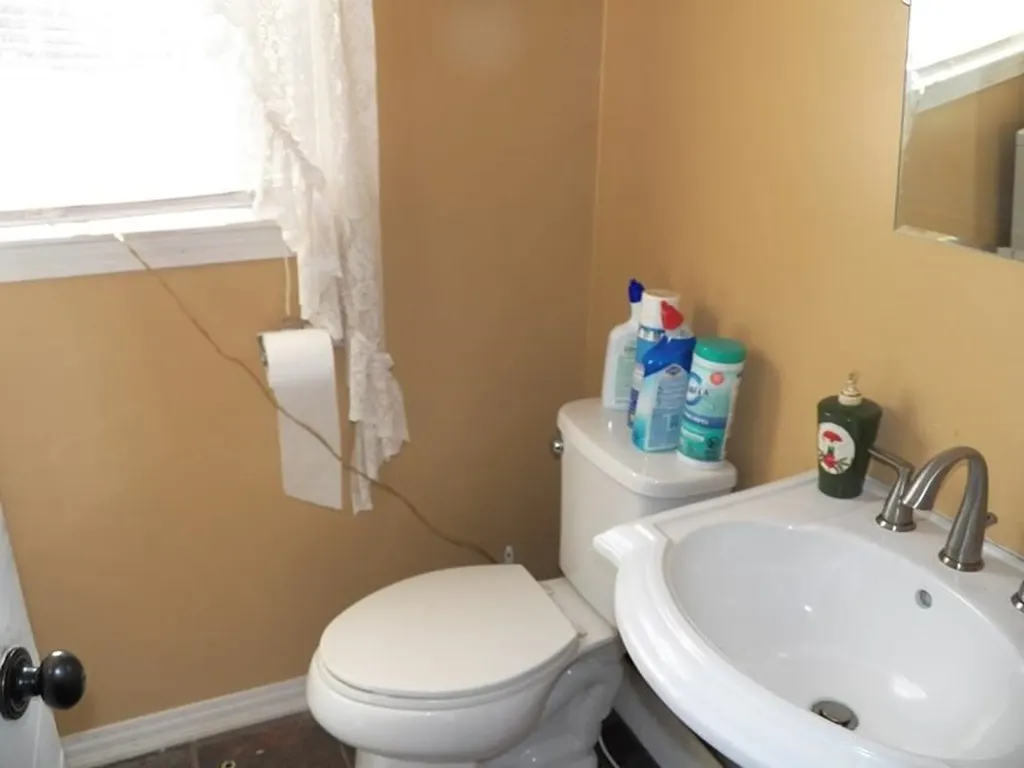 8 Blair Avenue Hillsborough NH 03244