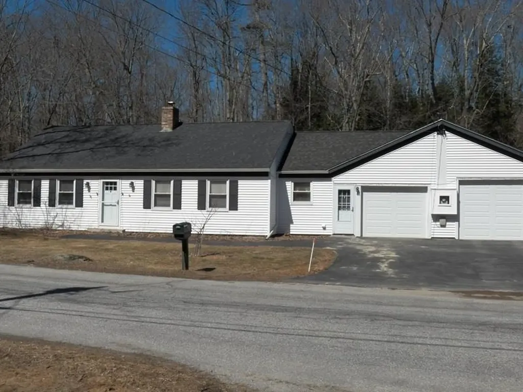 8 Blair Avenue Hillsborough NH 03244