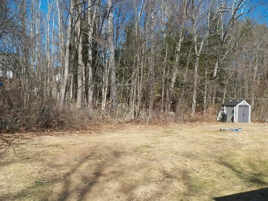 8 Blair Avenue Hillsborough NH 03244