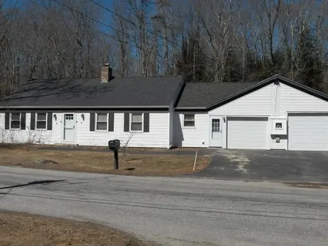 8 Blair Avenue Hillsborough NH 03244