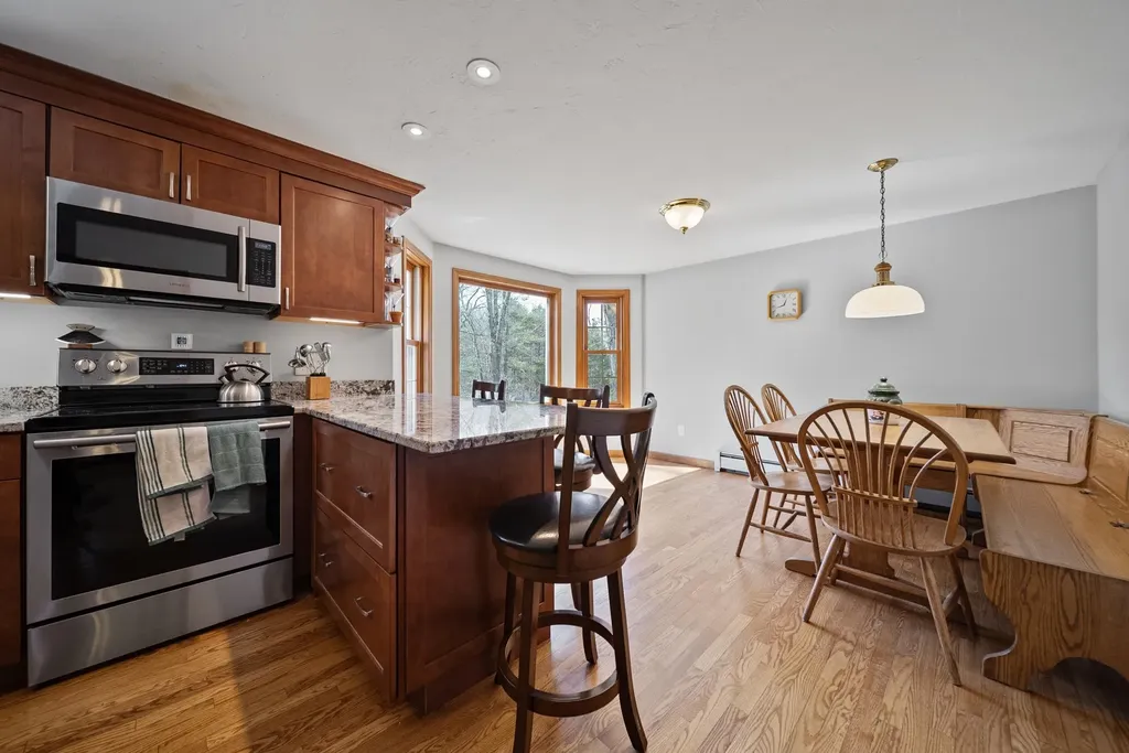 4 Donmac Drive Derry NH 03038