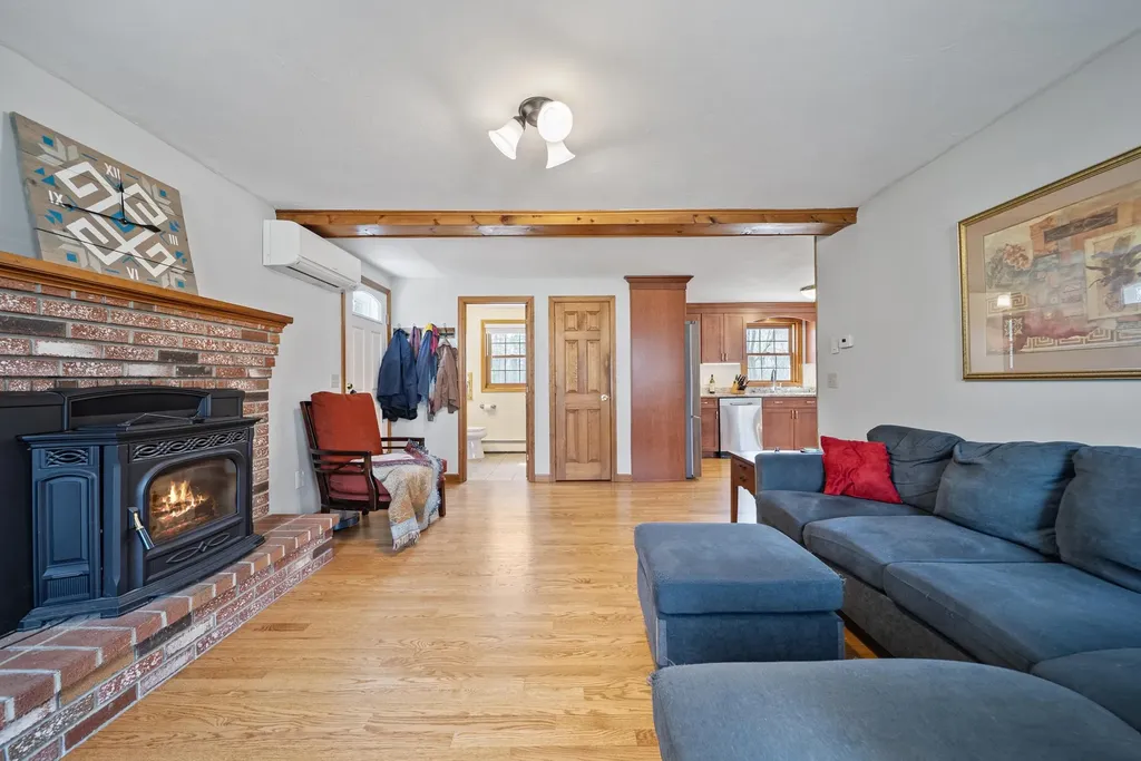 4 Donmac Drive Derry NH 03038