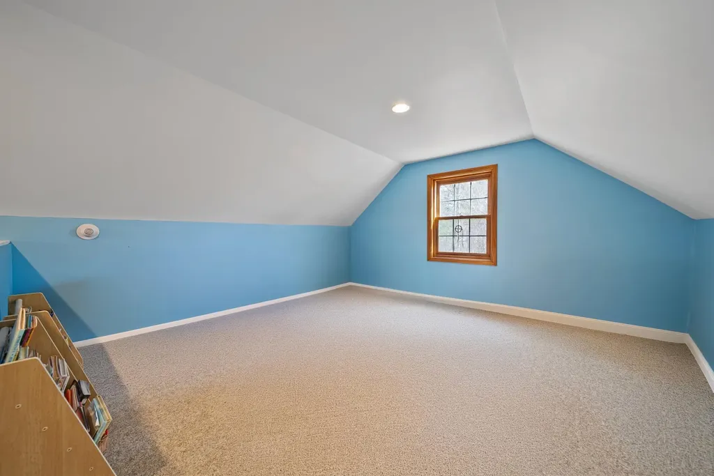4 Donmac Drive Derry NH 03038