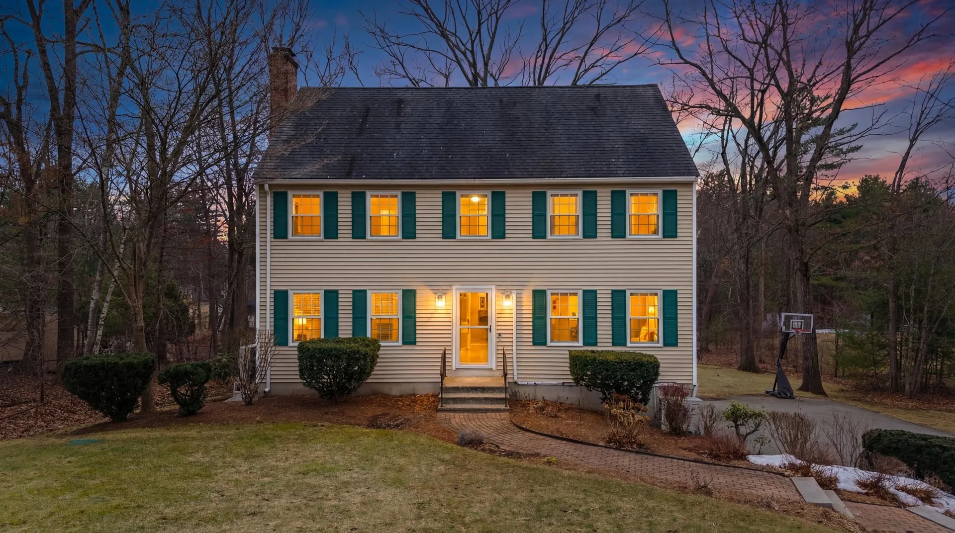 4 Donmac Drive Derry NH 03038