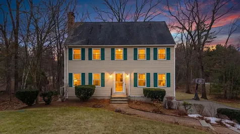 4 Donmac Drive Derry NH 03038