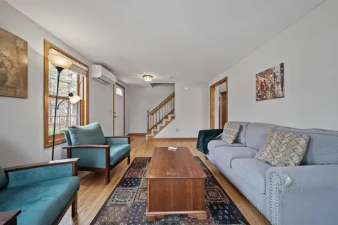 4 Donmac Drive Derry NH 03038