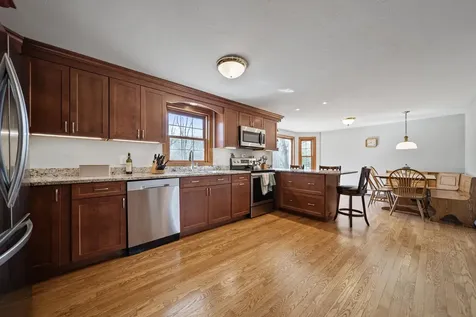 4 Donmac Drive Derry NH 03038