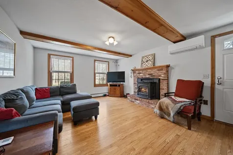 4 Donmac Drive Derry NH 03038