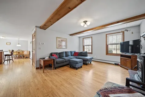 4 Donmac Drive Derry NH 03038