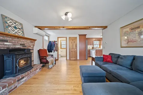 4 Donmac Drive Derry NH 03038