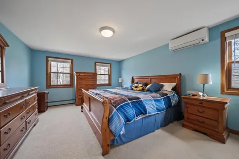 4 Donmac Drive Derry NH 03038