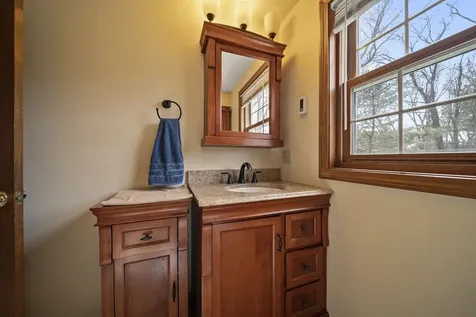 4 Donmac Drive Derry NH 03038