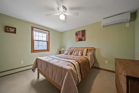 4 Donmac Drive Derry NH 03038