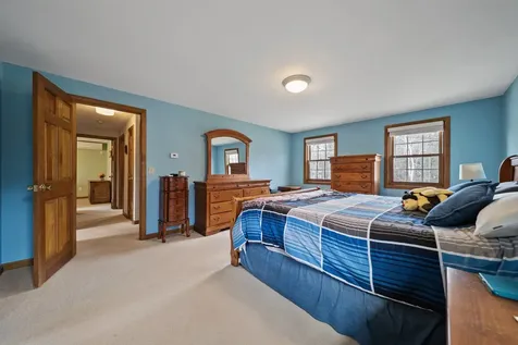 4 Donmac Drive Derry NH 03038