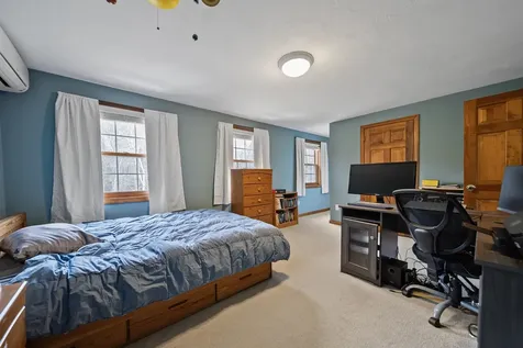 4 Donmac Drive Derry NH 03038