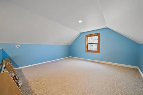 4 Donmac Drive Derry NH 03038