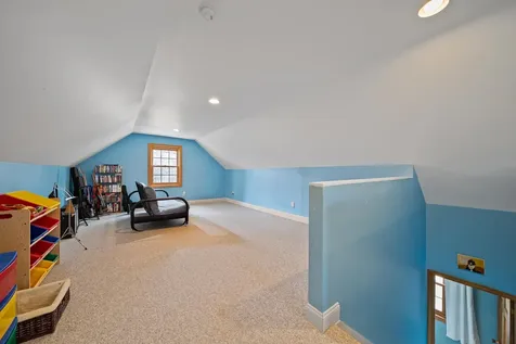 4 Donmac Drive Derry NH 03038