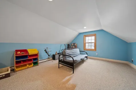 4 Donmac Drive Derry NH 03038