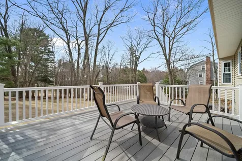 4 Donmac Drive Derry NH 03038