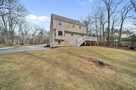 4 Donmac Drive Derry NH 03038