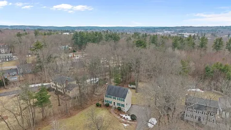 4 Donmac Drive Derry NH 03038