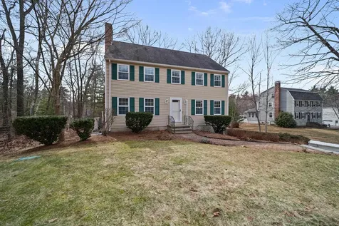 4 Donmac Drive Derry NH 03038