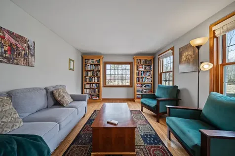 4 Donmac Drive Derry NH 03038