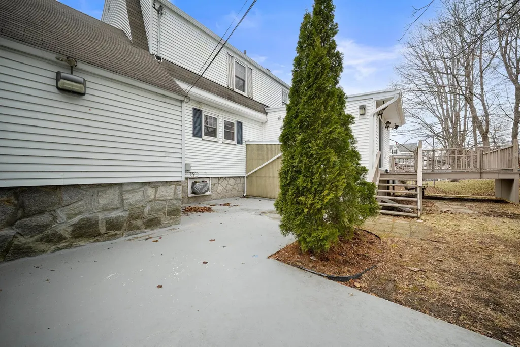 853 Union Street Manchester NH 03104