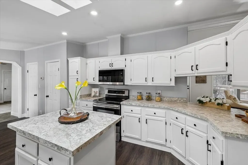 18 Stacey Drive Hopkinton NH 03229