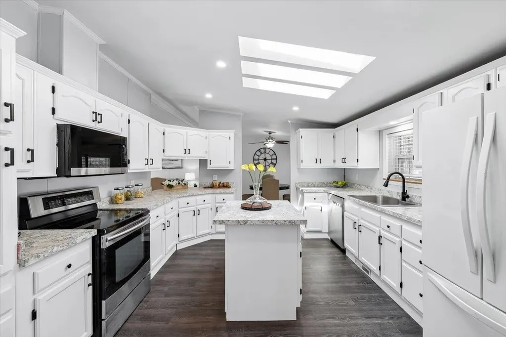 18 Stacey Drive Hopkinton NH 03229
