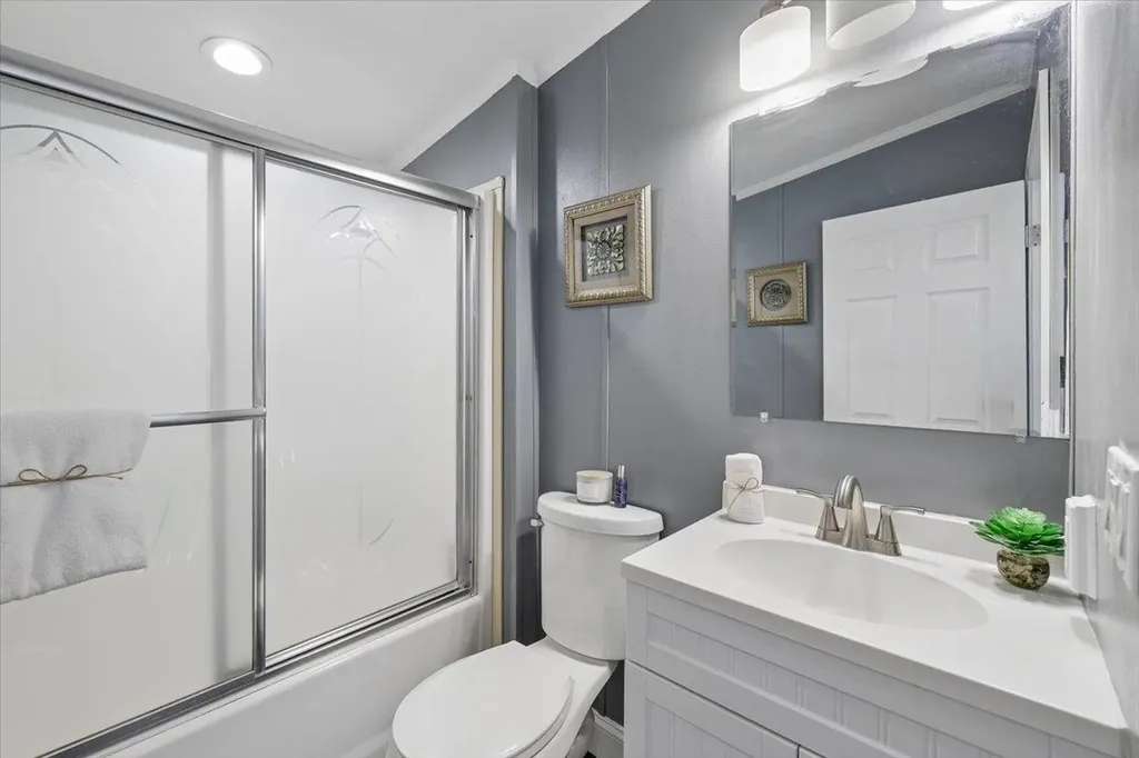 18 Stacey Drive Hopkinton NH 03229