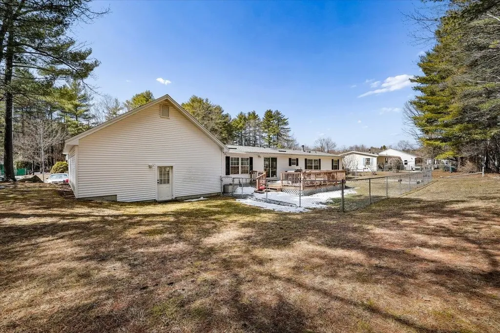 18 Stacey Drive Hopkinton NH 03229