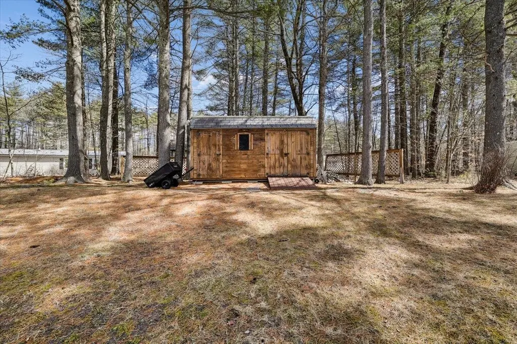 18 Stacey Drive Hopkinton NH 03229