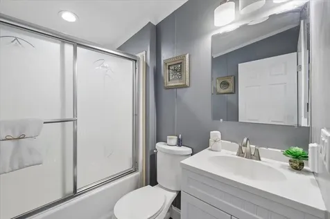 18 Stacey Drive Hopkinton NH 03229