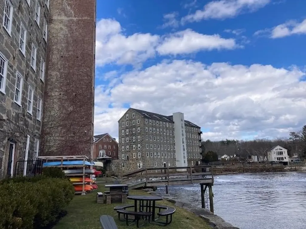 2 Elm Street Newmarket NH 03857